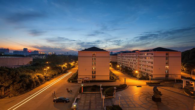 华中科技大学夜景